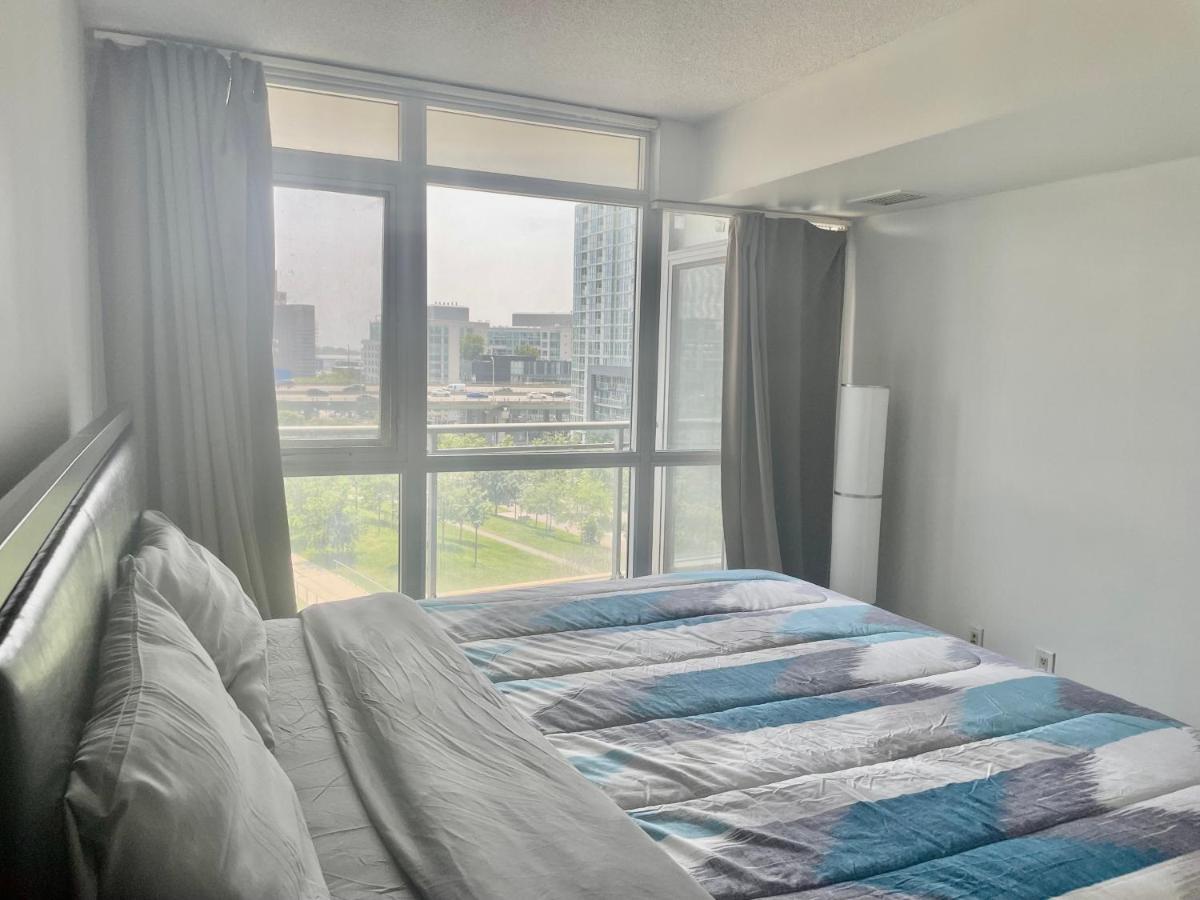 Three Br Condo Step To Cn Tower Rogers Center With Free Parking Toronto Exterior foto