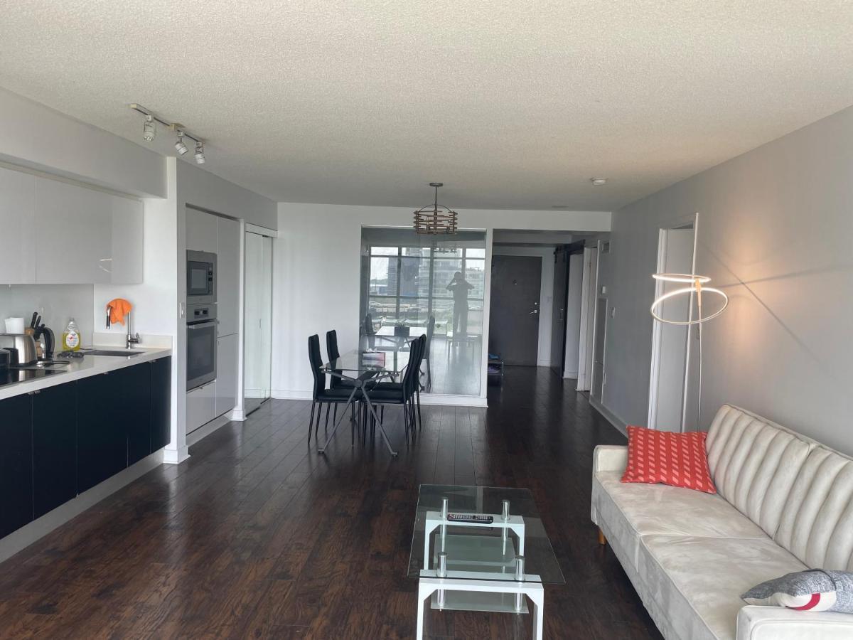 Three Br Condo Step To Cn Tower Rogers Center With Free Parking Toronto Exterior foto