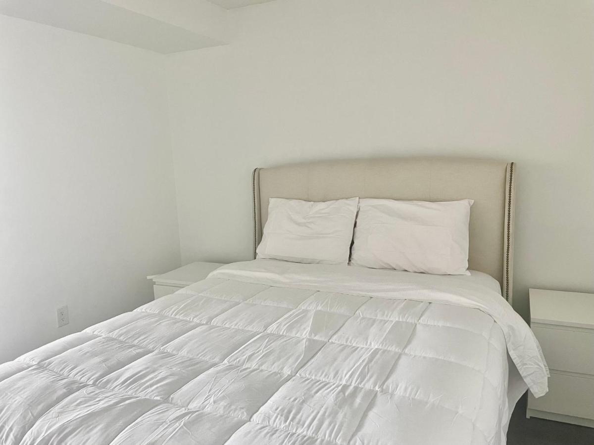 Three Br Condo Step To Cn Tower Rogers Center With Free Parking Toronto Exterior foto