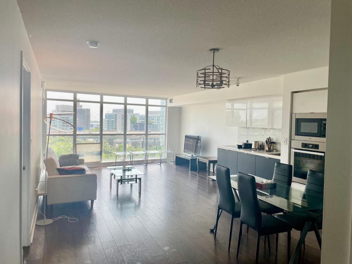 Three Br Condo Step To Cn Tower Rogers Center With Free Parking Toronto Exterior foto