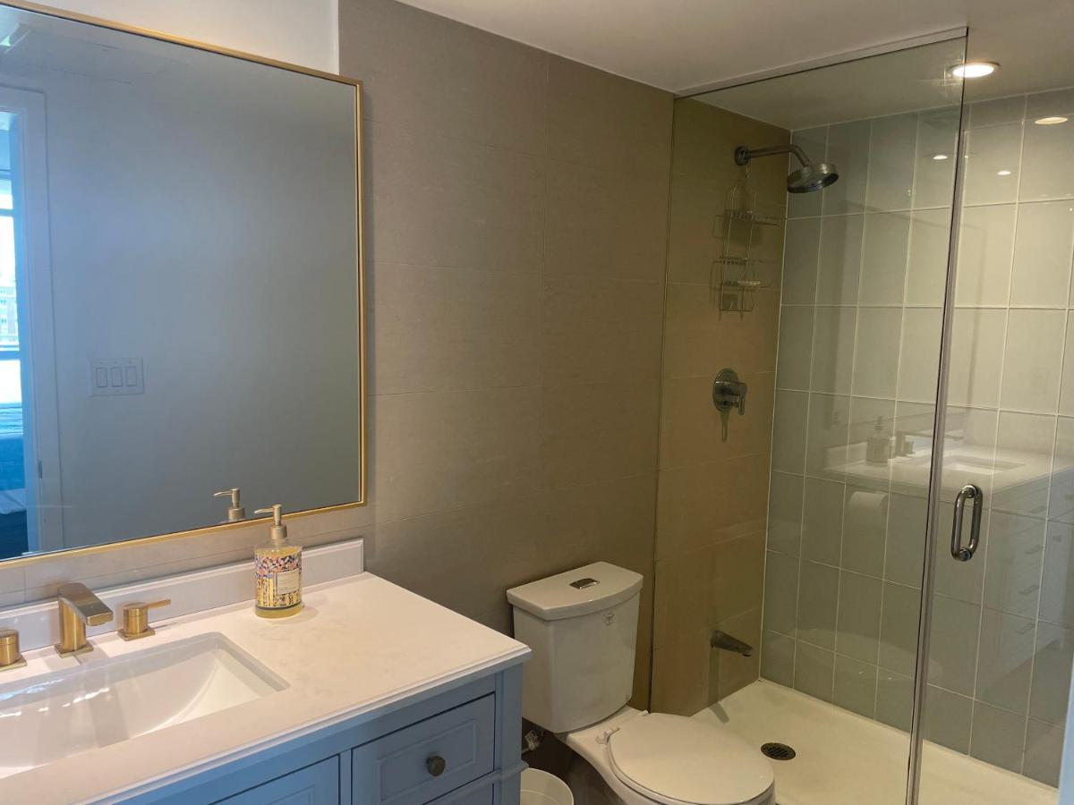 Three Br Condo Step To Cn Tower Rogers Center With Free Parking Toronto Exterior foto