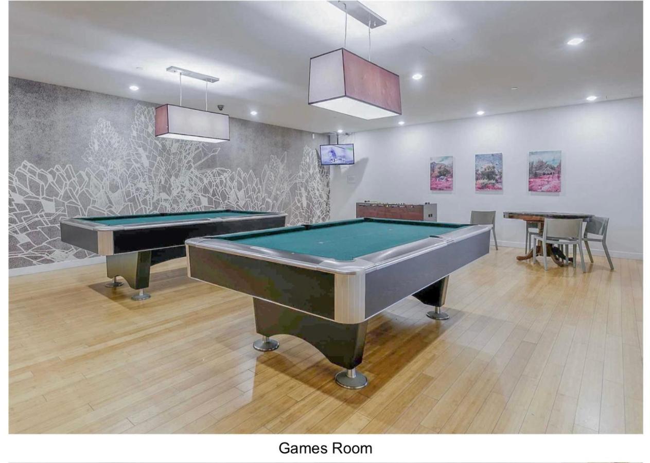 Three Br Condo Step To Cn Tower Rogers Center With Free Parking Toronto Exterior foto