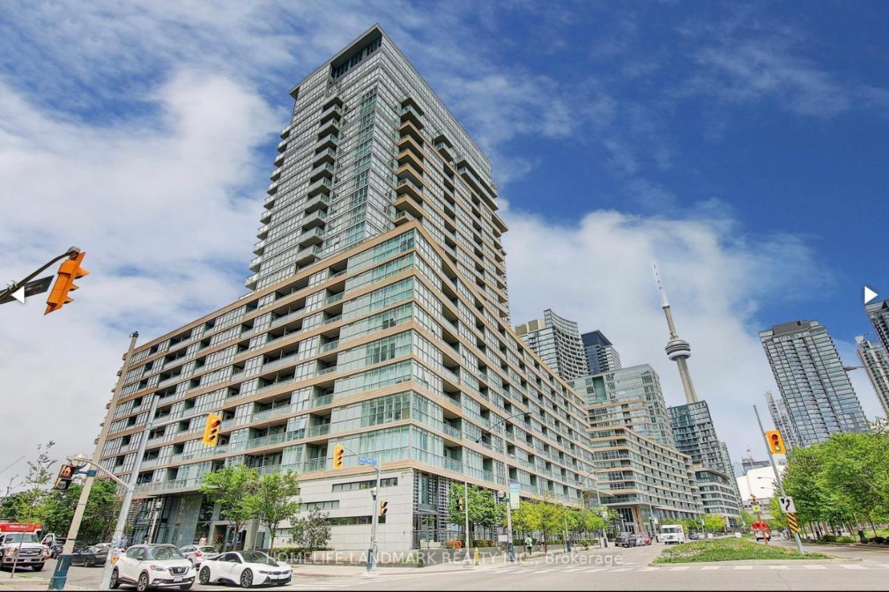 Three Br Condo Step To Cn Tower Rogers Center With Free Parking Toronto Exterior foto