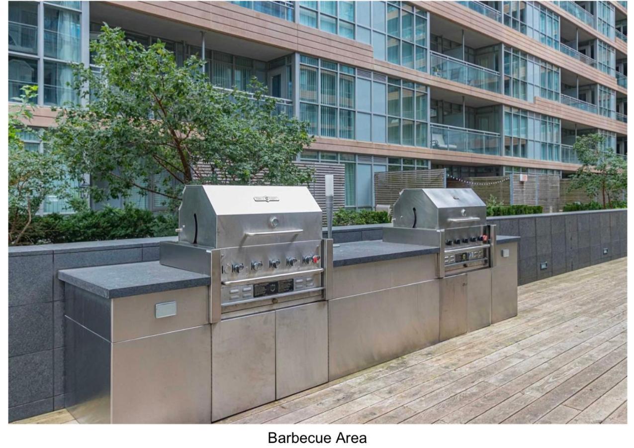 Three Br Condo Step To Cn Tower Rogers Center With Free Parking Toronto Exterior foto